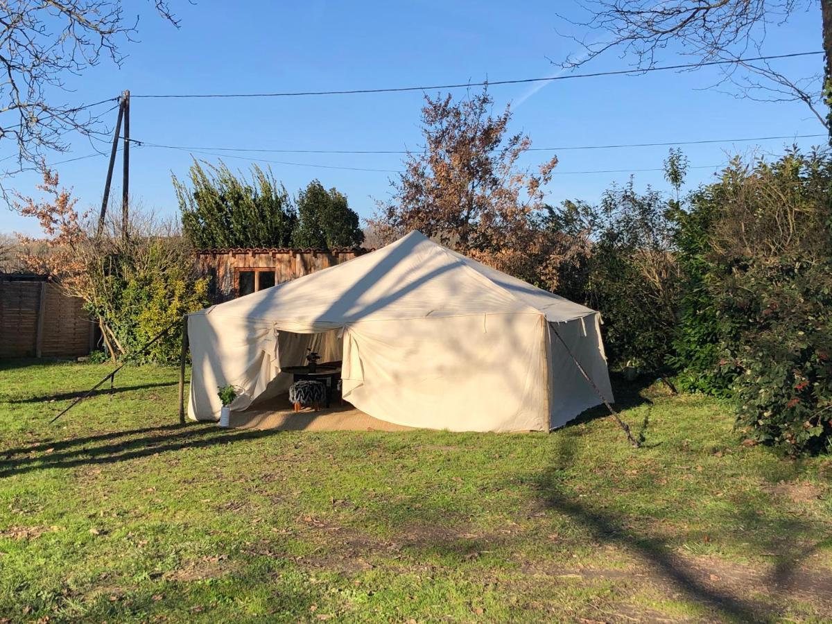 Les Cabanes Du Vigne Molandier Exteriör bild