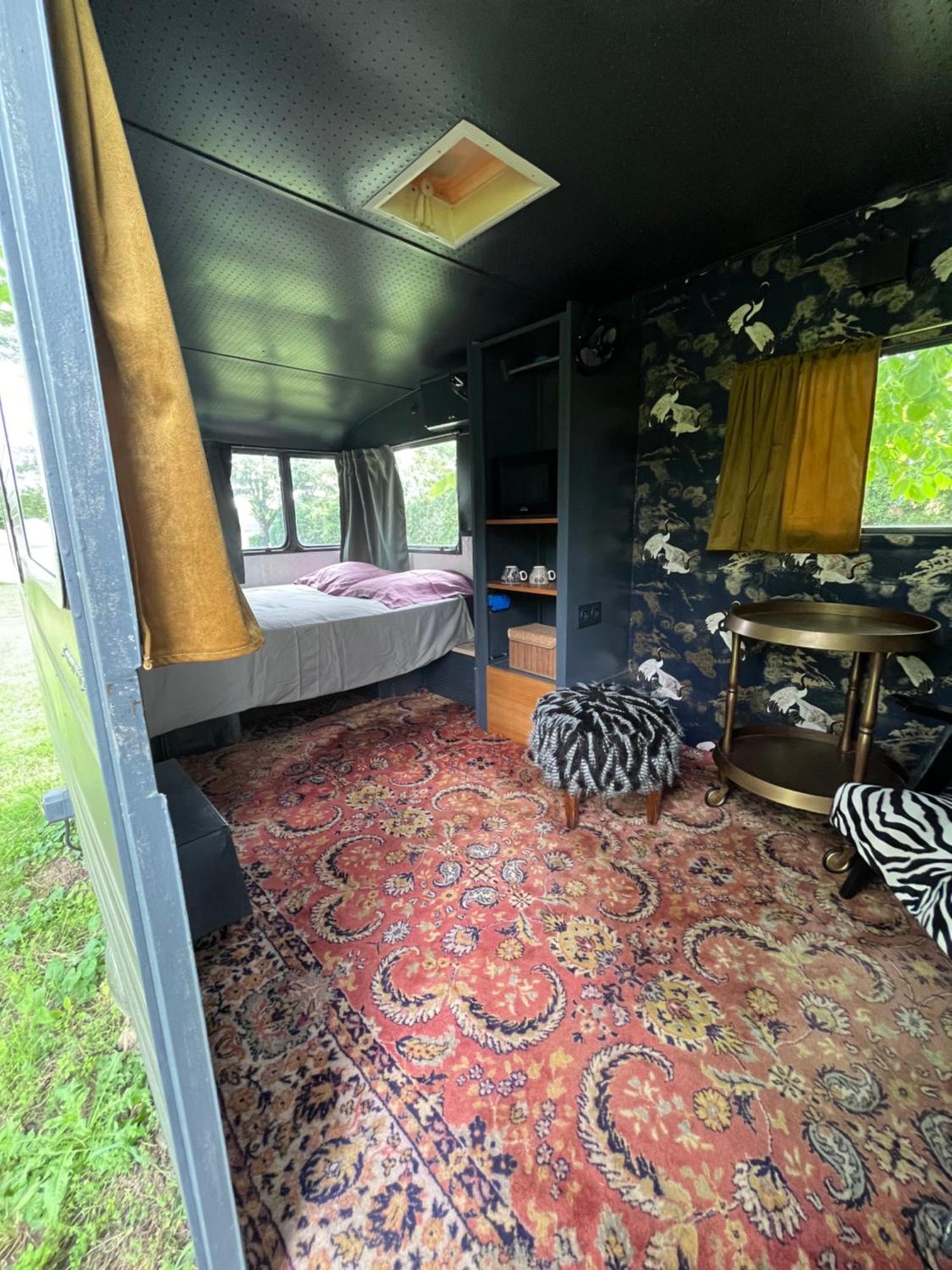 Les Cabanes Du Vigne Molandier Exteriör bild